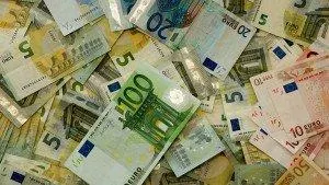 money-482596_960_720